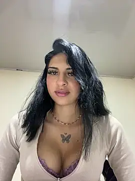 Snapshot of Hilary_pinkk chatting on 03-15-25, 12:25 Hilary pinkk online show from 03-15-25, 12:25