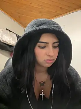 Snapshot of Hilary_pinkk chatting on 10-28-25, 01:31 Hilary pinkk online show from 10-28-25, 01:31