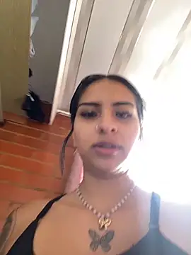 Snapshot of Hilary_pinkk chatting on 11-05-25, 07:36 Hilary pinkk online show from 11-05-25, 07:36