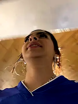 Snapshot of Hilary_pinkk chatting on 11-19-25, 01:16 Hilary pinkk online show from 11-19-25, 01:16