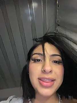 Snapshot of Hilary_pinkk chatting on 12-14-25, 02:06 Hilary pinkk online show from 12-14-25, 02:06