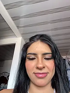 Snapshot of Hilary_pinkk chatting on 01-18-26, 03:27 Hilary pinkk online show from 01-18-26, 03:27