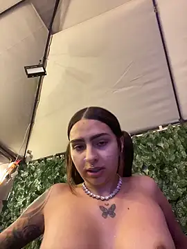 Snapshot of Hilary_pinkk chatting on 03-12-26, 02:29 Hilary pinkk online show from 03-12-26, 02:29