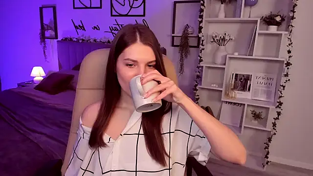 Snapshot of BellaSweetHeart chatting on 02-24-25, 01:31 BellaSweetHeart online show from 02-24-25, 01:31