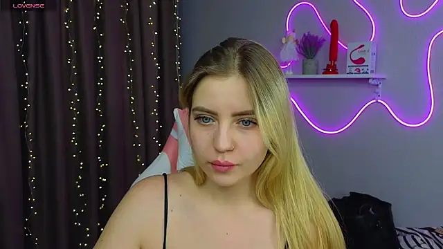 Snapshot of Ashley_Rous chatting on 02-22-25, 02:39 Ashley Rous online show from 02-22-25, 02:39