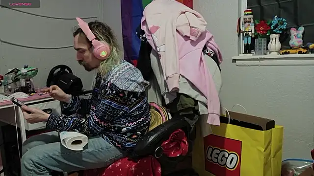 tallnerdyguy online show from 02-12-26, 03:23