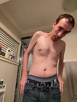 Snapshot of tallnerdyguy chatting on 07-23-26, 04:32 tallnerdyguy online show from 07-23-26, 04:32