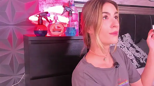LaurynCopper online show from 07-17-26, 05:36