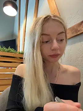 Snapshot of melissa_grr chatting on 06-22-26, 01:30 melissa grr online show from 06-22-26, 01:30