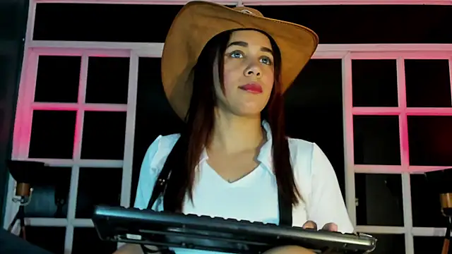 Snapshot of shaidyscott chatting on 10-03-25, 03:03 shaidyscott online show from 10-03-25, 03:03