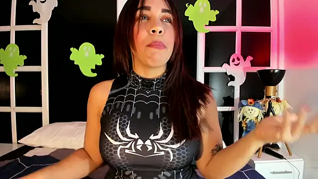 Snapshot of shaidyscott chatting on 10-19-25, 03:07 shaidyscott online show from 10-19-25, 03:07