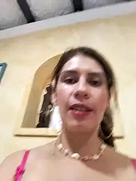 Snapshot of Alysson-- chatting on 02-13-25, 04:17 Alysson-- online show from 02-13-25, 04:17