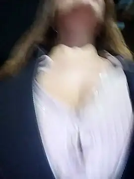 Snapshot of Alysson-- chatting on 03-01-25, 12:07 Alysson-- online show from 03-01-25, 12:07