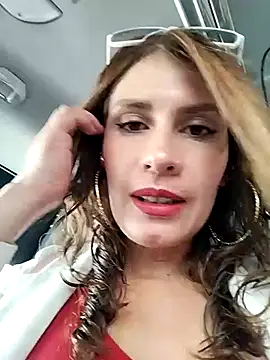 Snapshot of Alysson-- chatting on 03-06-25, 01:14 Alysson-- online show from 03-06-25, 01:14