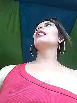 Snapshot of Alysson-- chatting on 03-20-25, 04:20 Alysson-- online show from 03-20-25, 04:20