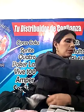 Snapshot of Alysson-- chatting on 09-28-25, 01:38 Alysson-- online show from 09-28-25, 01:38