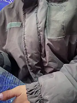 Snapshot of Alysson-- chatting on 10-08-25, 03:31 Alysson-- online show from 10-08-25, 03:31