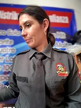 Snapshot of Alysson-- chatting on 10-17-25, 03:14 Alysson-- online show from 10-17-25, 03:14