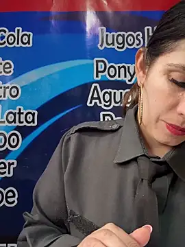 Snapshot of Alysson-- chatting on 11-13-25, 03:55 Alysson-- online show from 11-13-25, 03:55