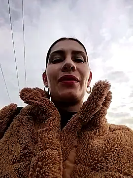 Snapshot of Alysson-- chatting on 11-20-25, 12:16 Alysson-- online show from 11-20-25, 12:16