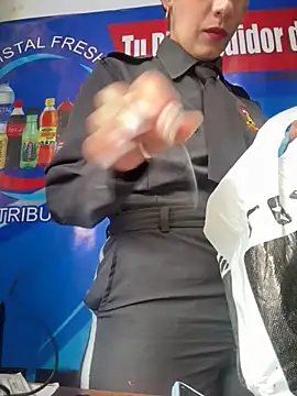 Snapshot of Alysson-- chatting on 11-25-25, 01:44 Alysson-- online show from 11-25-25, 01:44