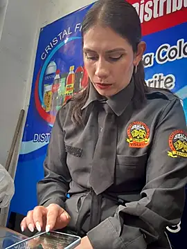 Snapshot of Alysson-- chatting on 11-26-25, 01:23 Alysson-- online show from 11-26-25, 01:23