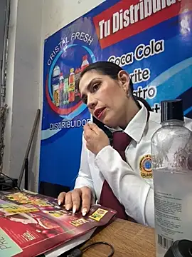 Snapshot of Alysson-- chatting on 11-27-25, 01:35 Alysson-- online show from 11-27-25, 01:35