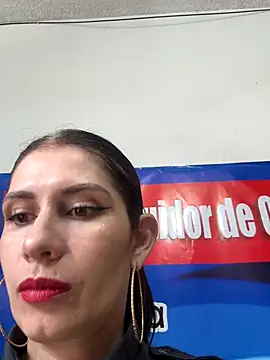 Snapshot of Alysson-- chatting on 12-17-25, 02:23 Alysson-- online show from 12-17-25, 02:23