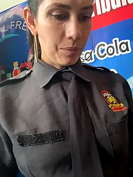 Snapshot of Alysson-- chatting on 12-18-25, 01:28 Alysson-- online show from 12-18-25, 01:28