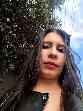 Snapshot of Alysson-- chatting on 01-10-26, 01:35 Alysson-- online show from 01-10-26, 01:35