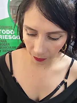 Snapshot of Alysson-- chatting on 02-10-26, 02:32 Alysson-- online show from 02-10-26, 02:32