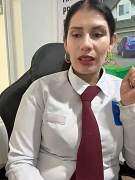 Snapshot of Alysson-- chatting on 02-17-26, 01:40 Alysson-- online show from 02-17-26, 01:40