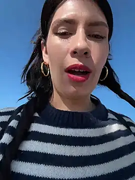 Snapshot of Alysson-- chatting on 02-27-26, 01:33 Alysson-- online show from 02-27-26, 01:33