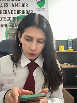 Snapshot of Alysson-- chatting on 03-05-26, 02:46 Alysson-- online show from 03-05-26, 02:46