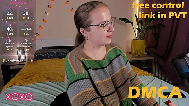 Snapshot of Your_Penny_ chatting on 10-15-25, 07:47 Your Penny online show from 10-15-25, 07:47