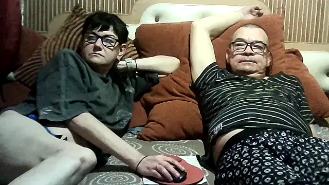 Snapshot of AlanaLaDream chatting on 10-04-25, 05:55 AlanaLaDream online show from 10-04-25, 05:55