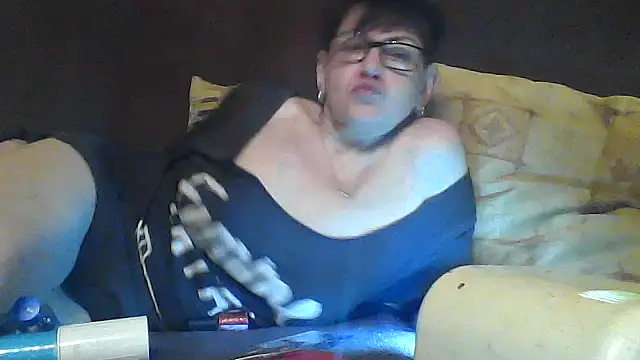 Snapshot of AlanaLaDream chatting on 11-10-25, 01:54 AlanaLaDream online show from 11-10-25, 01:54