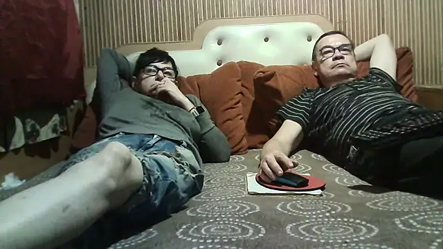 Snapshot of AlanaLaDream chatting on 12-13-25, 07:53 AlanaLaDream online show from 12-13-25, 07:53