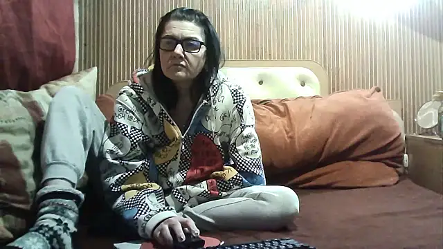 Snapshot of AlanaLaDream chatting on 01-11-26, 06:13 AlanaLaDream online show from 01-11-26, 06:13