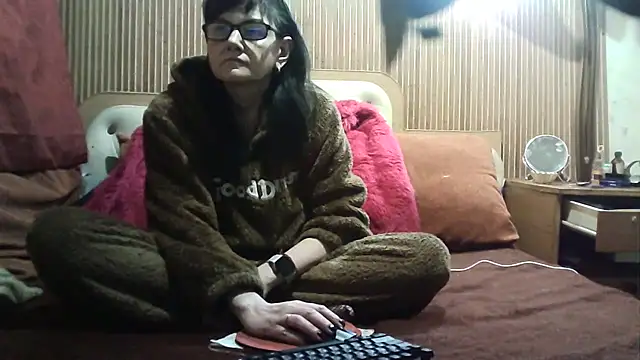 Snapshot of AlanaLaDream chatting on 02-09-26, 02:32 AlanaLaDream online show from 02-09-26, 02:32