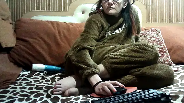 Snapshot of AlanaLaDream chatting on 03-09-26, 02:43 AlanaLaDream online show from 03-09-26, 02:43