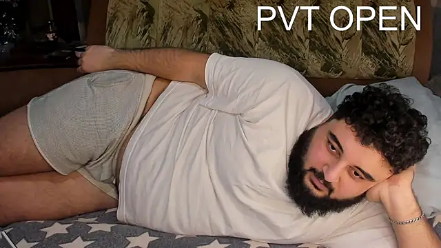 Snapshot of teddy_alan chatting on 02-23-25, 02:35 teddy alan online show from 02-23-25, 02:35