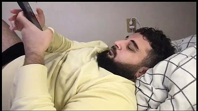 Snapshot of teddy_alan chatting on 09-29-25, 04:34 teddy alan online show from 09-29-25, 04:34