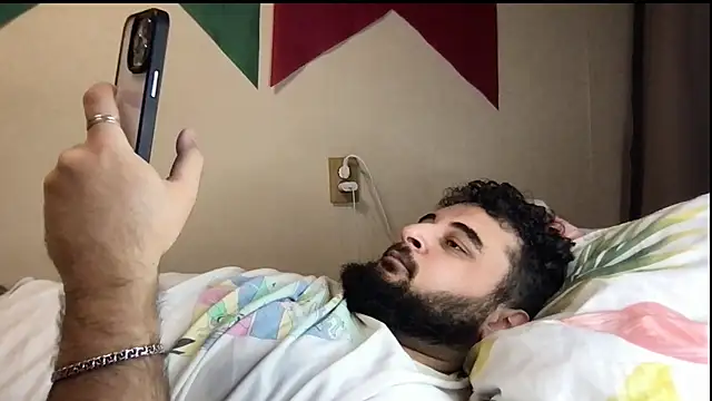 Snapshot of teddy_alan chatting on 10-24-25, 12:34 teddy alan online show from 10-24-25, 12:34