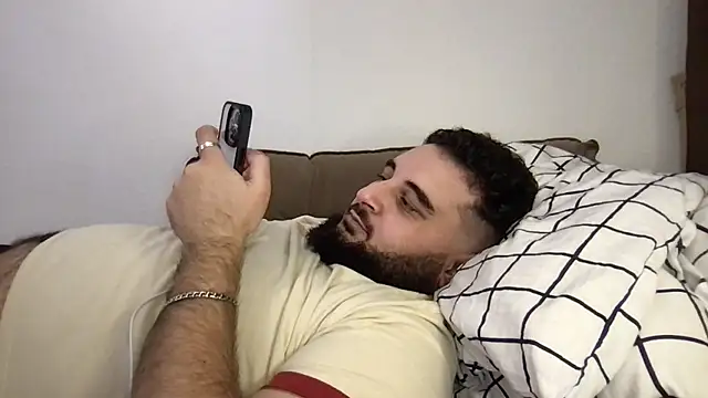 Snapshot of teddy_alan chatting on 12-02-25, 07:09 teddy alan online show from 12-02-25, 07:09