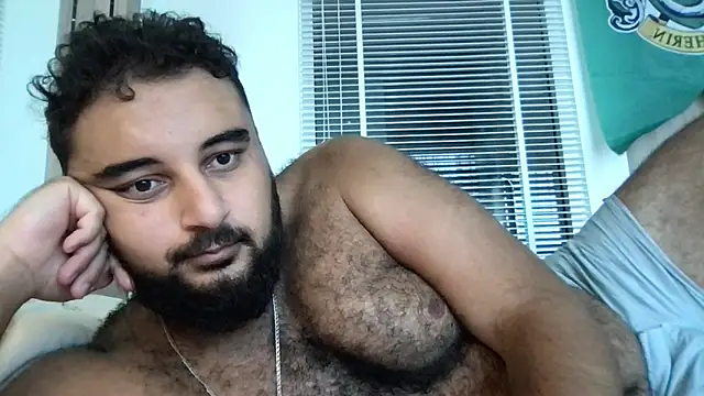 Snapshot of teddy_alan chatting on 02-13-26, 03:35 teddy alan online show from 02-13-26, 03:35