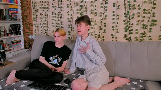 Snapshot of AndrewwCarter2 chatting on 03-26-26, 08:25 AndrewwCarter2 online show from 03-26-26, 08:25