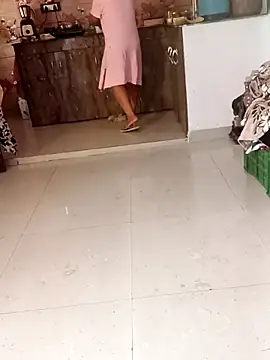 Snapshot of Dr_Kamsutra chatting on 09-24-25, 08:50 Dr Kamsutra online show from 09-24-25, 08:50