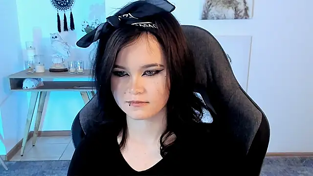 Elainebeness online show from 02-26-25, 10:53