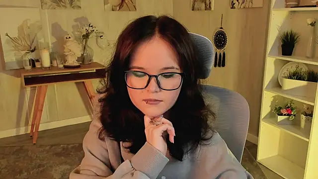 Elainebeness online show from 03-22-25, 06:58